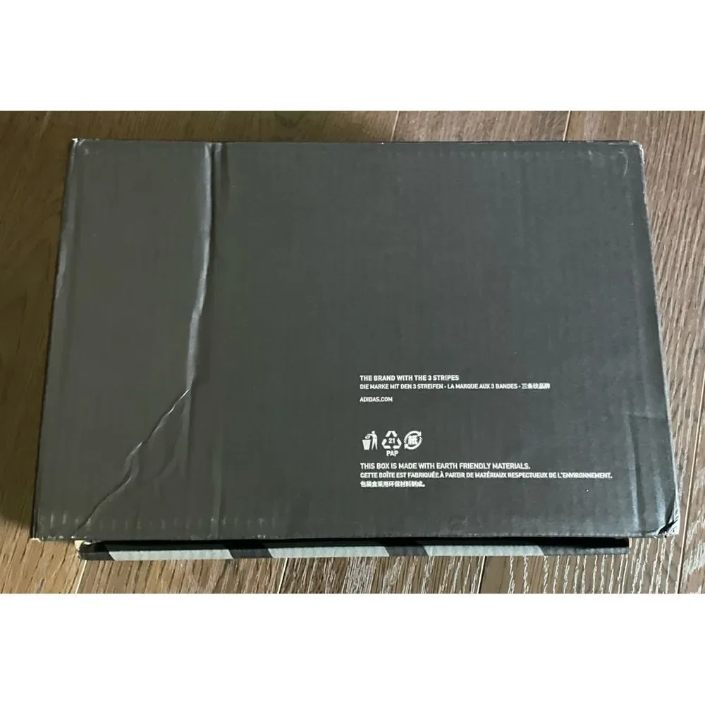 Adidas empty shoe‎ box